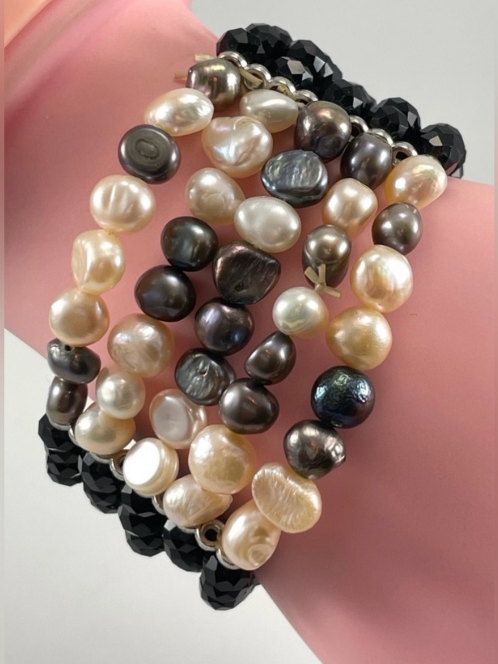 Genuine Freshwater Culture Pearl Centerpiece Black Glass Beaded Stretch Bracelet